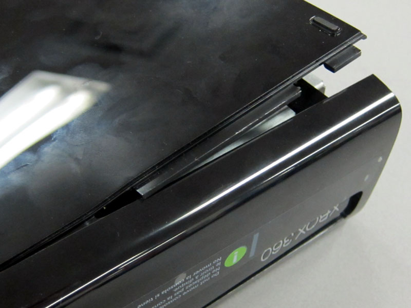Illustration for article titled The New Xbox 360 Torn Apart
